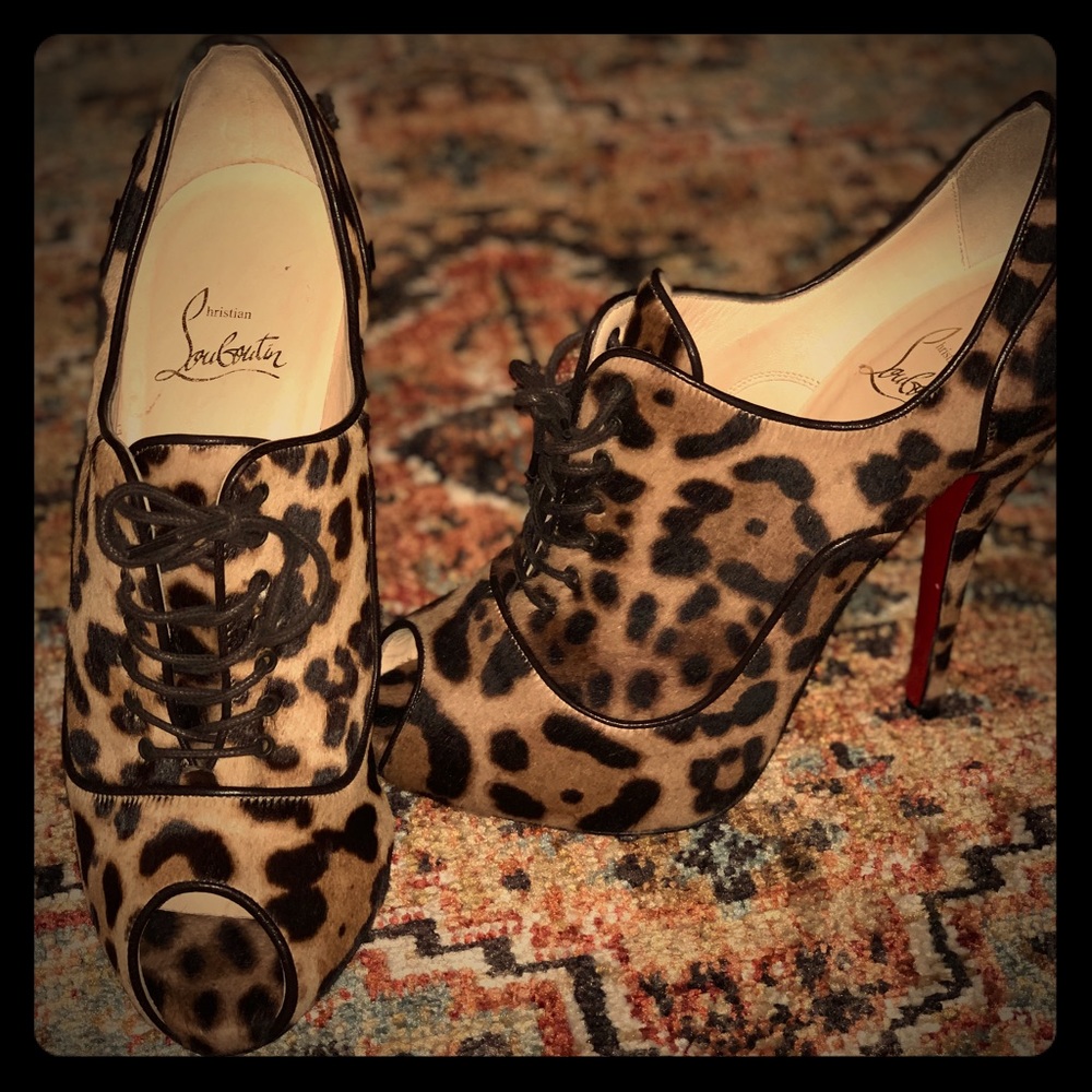 Christian Louboutin Lady Derby peep-toe bootie